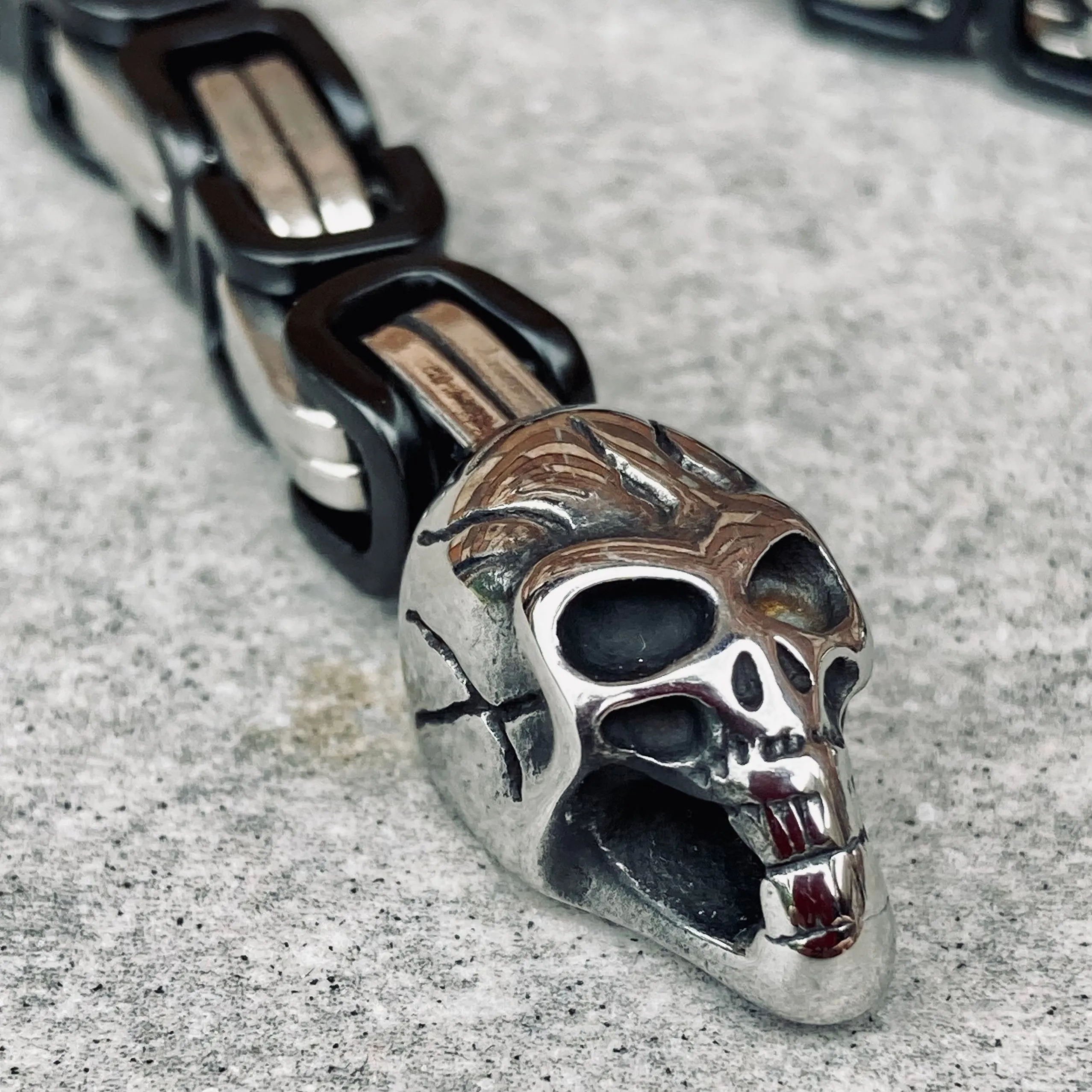 2 Skull - Silver & Black - Deluxe - B93 CLEARANCE