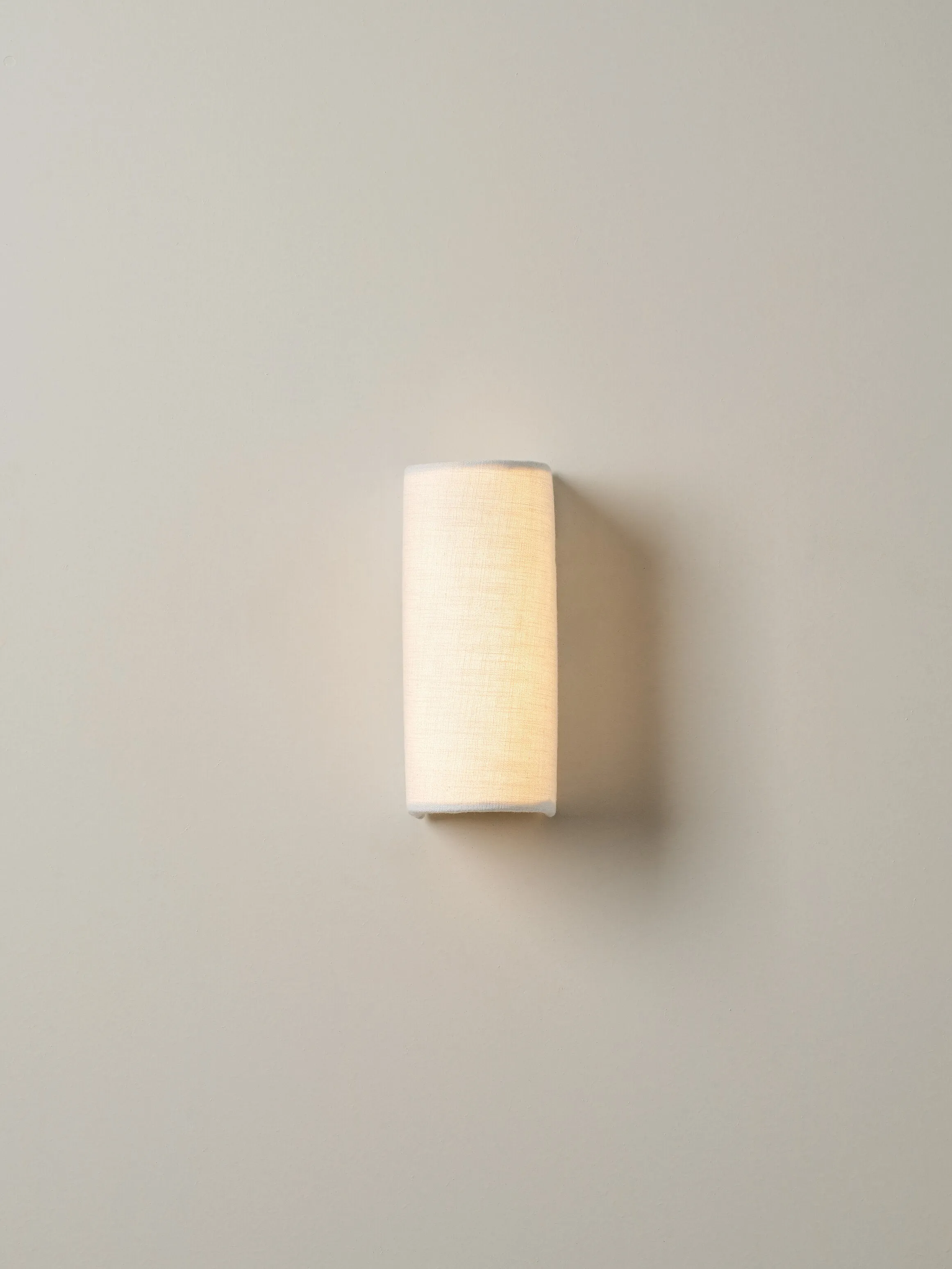 Folia - natural linen single wall light