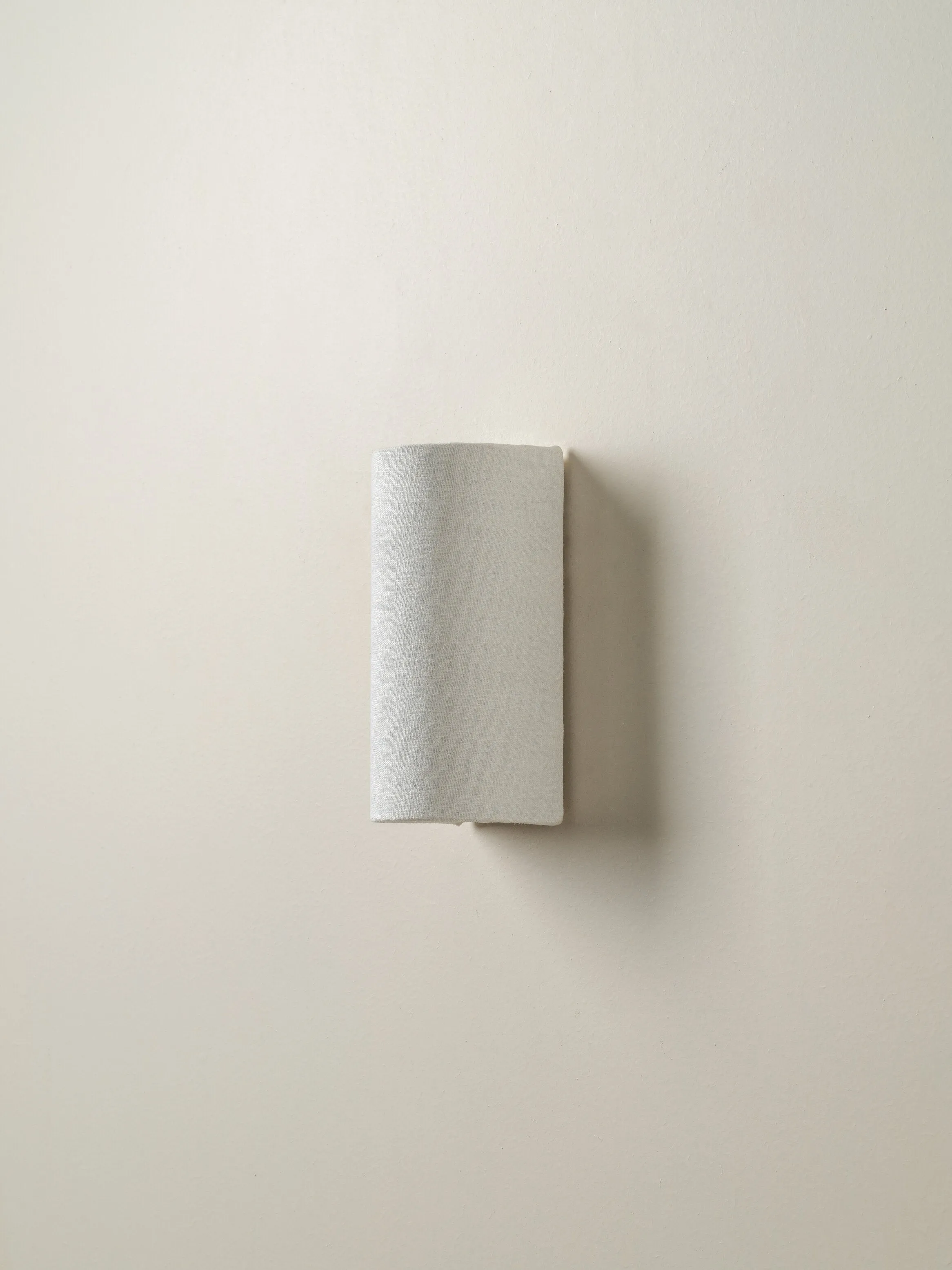 Folia - natural linen single wall light