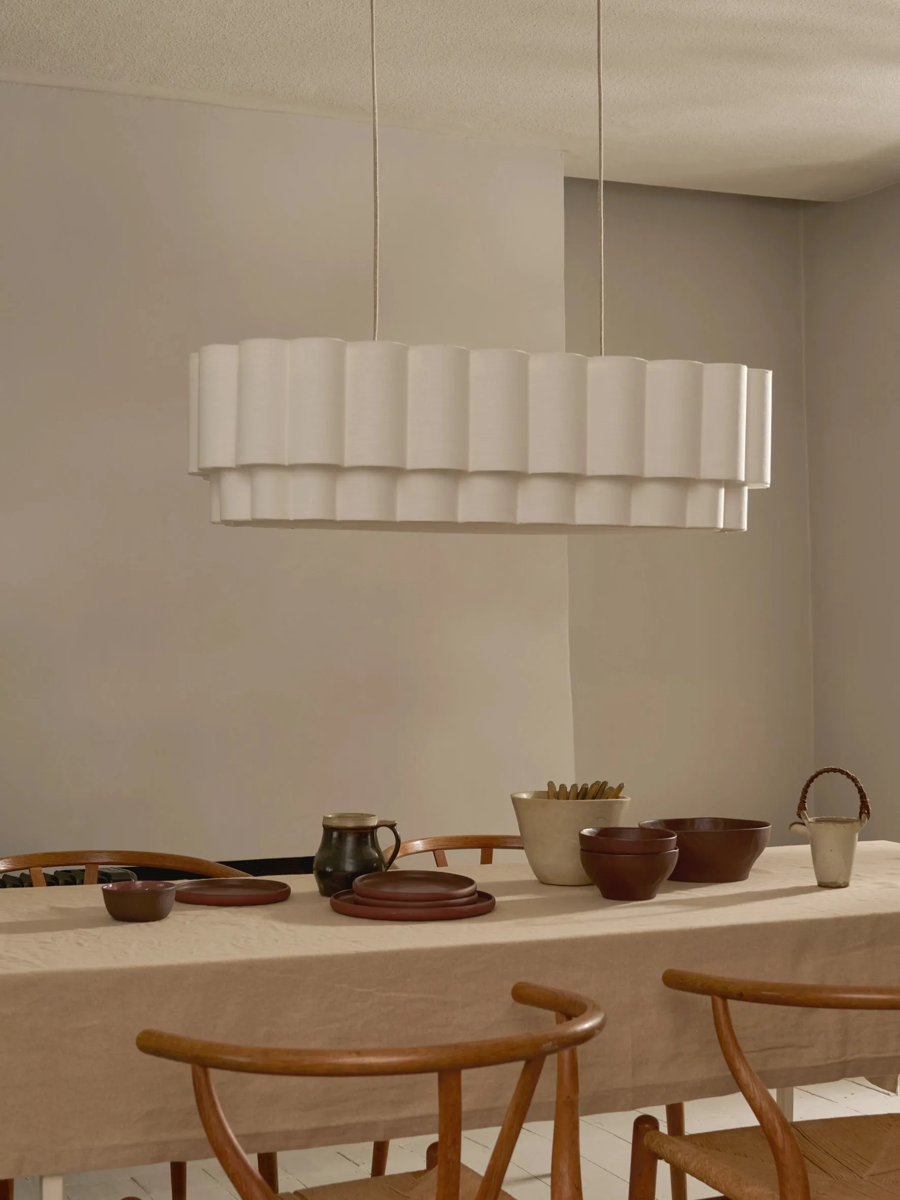 Folia - oval scalloped natural linen pendant