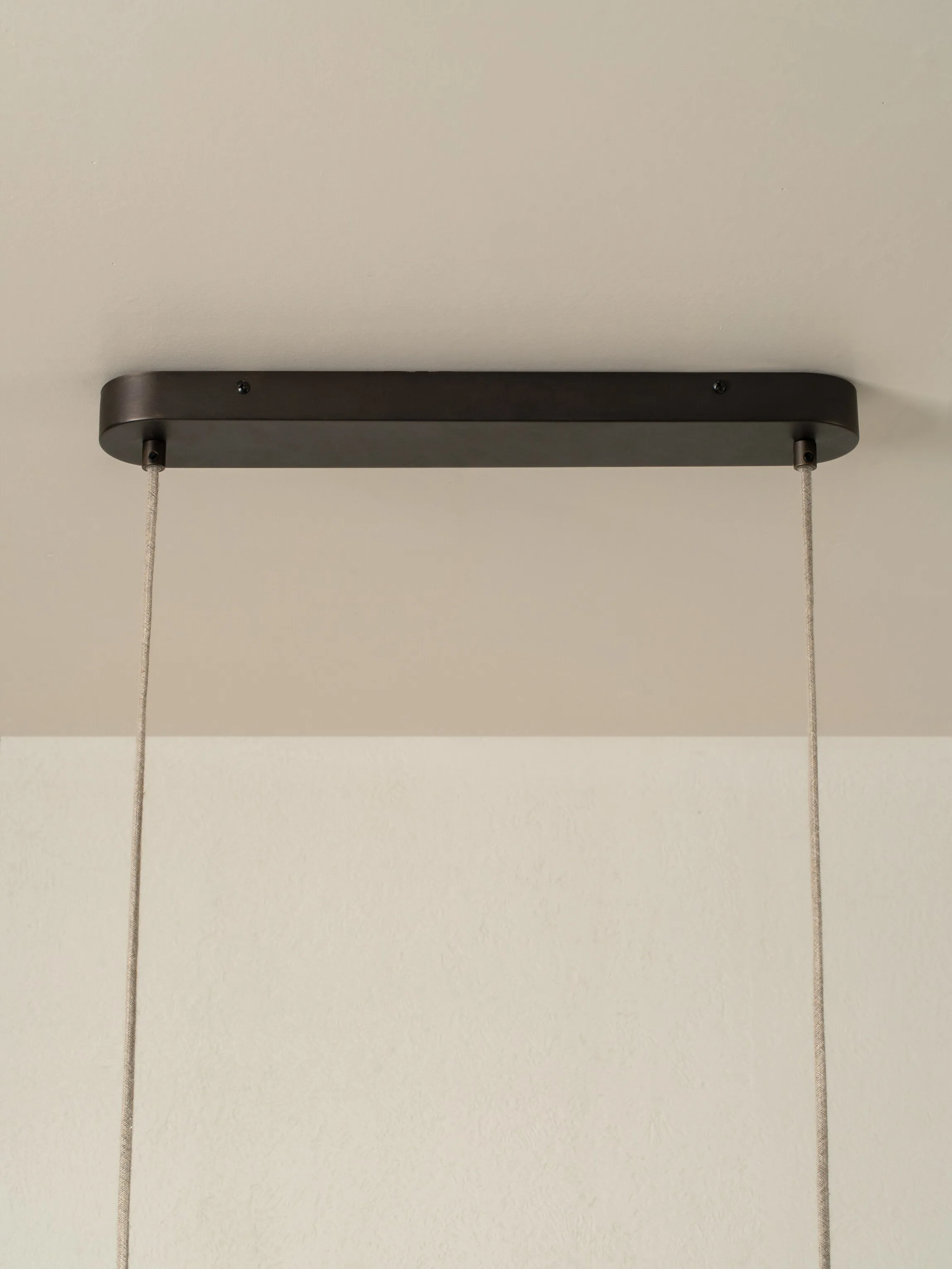 Folia - oval scalloped natural linen pendant
