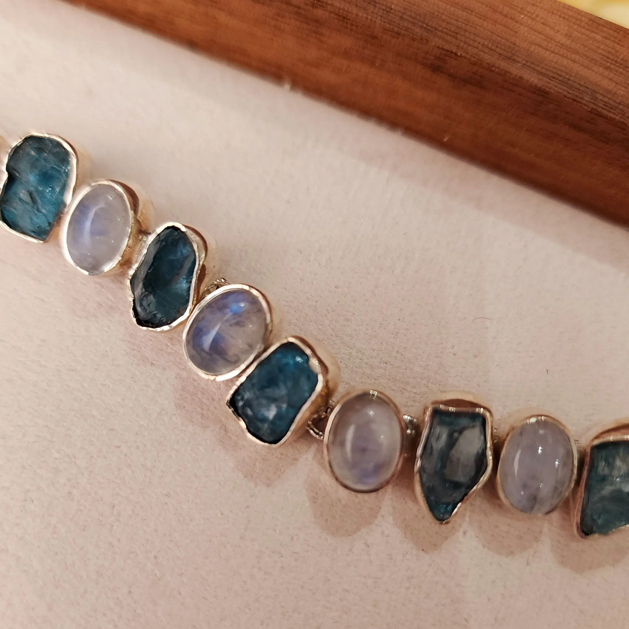 Paraíba Blue Apatite with Rainbow Moonstone Bracelet .925 Silver for Starting Fresh and Healthy Choices